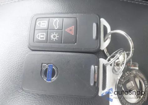 2016 Volvo Xc60 T5 Premier z USA, uszkodzony, nr VIN YV4612RK1G2852814